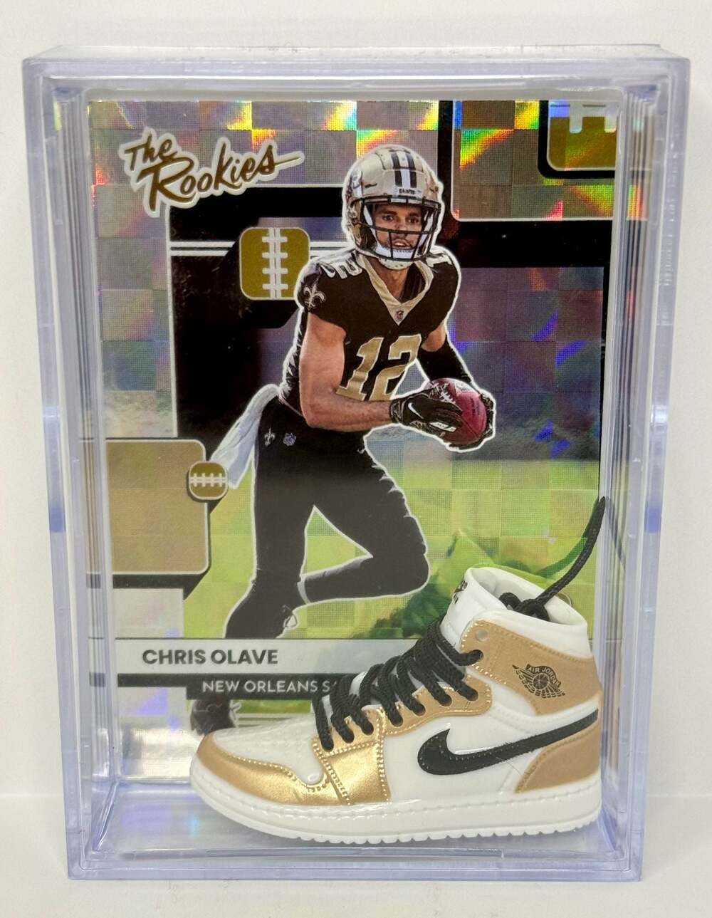 2022 Panini Donruss Chris Olave 'The Rookies' NFL Trading Card in Shadowbox Case